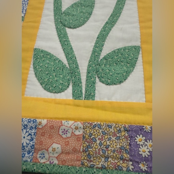 Flowers on a Vine - Hand Applique Quilted Table Runner" 12” x 22” - Picture 6 of 7